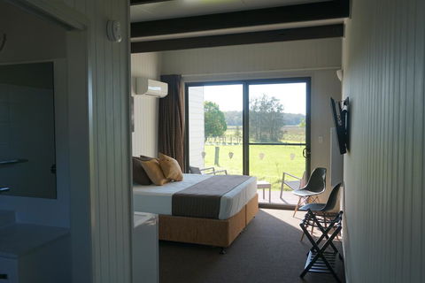 Narangba Motel (formerly Brisbane North B&B And Winery) - Accommodation 4U 1