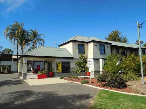 Narrabri Motel And Caravan Park - Accommodation 4U 2