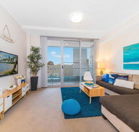 Near Airport  Train Station Stylish Two-Story Apartment - Accommodation 4U