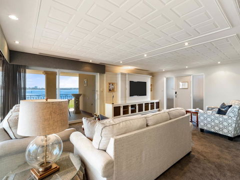 The Peninsula Riverside Serviced Apartments - Accommodation 4U 5