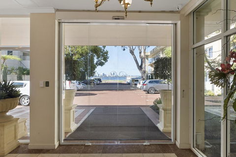 The Peninsula Riverside Serviced Apartments - Accommodation 4U 13