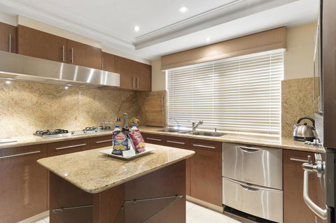 The Peninsula Riverside Serviced Apartments - Accommodation 4U 25