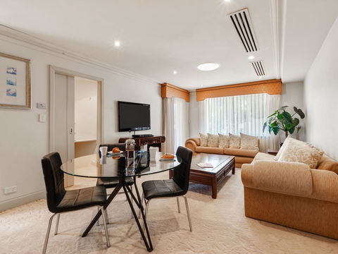 The Peninsula Riverside Serviced Apartments - Accommodation 4U 9