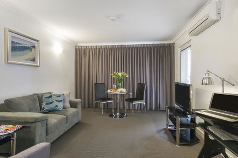 The Peninsula Riverside Serviced Apartments - Accommodation 4U 31