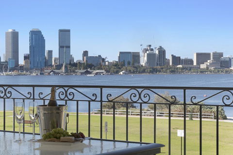 The Peninsula Riverside Serviced Apartments - Accommodation 4U 16