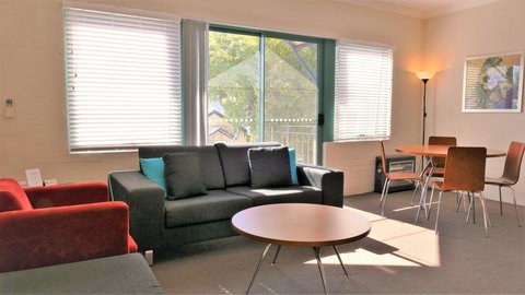 Dowler Apartments Subiaco - Accommodation 4U 8