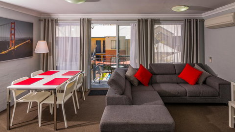 Dowler Apartments Subiaco - Accommodation 4U 42