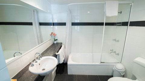 Dowler Apartments Subiaco - Accommodation 4U 13