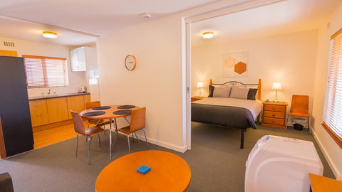 Dowler Apartments Subiaco - Accommodation 4U 15