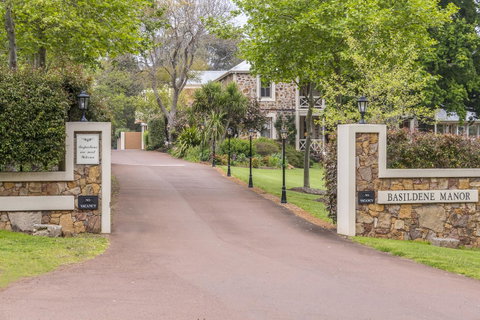 Grand Mercure Basildene Manor - Accommodation 4U 15
