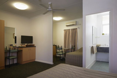 Baileys Parkside Motel By VetroBlu - Accommodation 4U 12