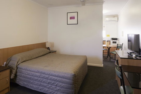 Baileys Parkside Motel By VetroBlu - Accommodation 4U 9