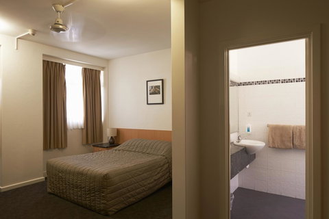 Baileys Parkside Motel By VetroBlu - Accommodation 4U 15