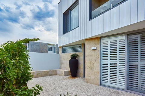 The Urban Beach House - Accommodation 4U 18