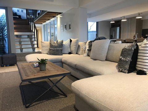 The Urban Beach House - Accommodation 4U 0