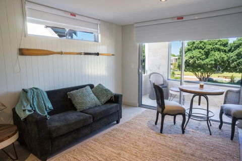 The Urban Beach House - Accommodation 4U 22