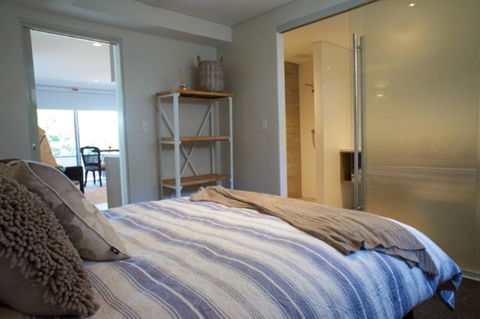The Urban Beach House - Accommodation 4U 12