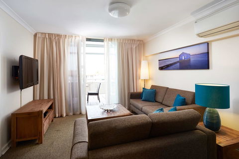Broadwater Resort Como - Accommodation 4U 24