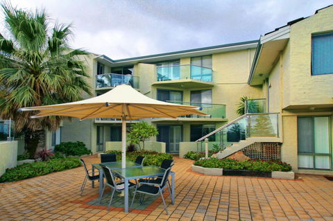 Scarborough Beach Front Resort - Shell Ten - Accommodation 4U 0