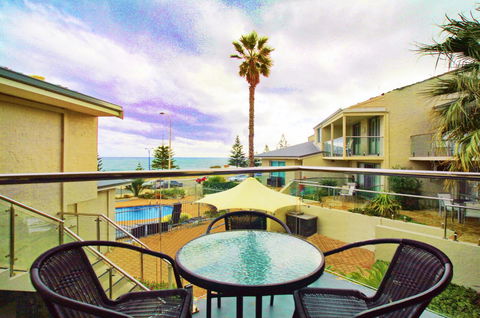Scarborough Beach Front Resort - Shell Ten - Accommodation 4U 11