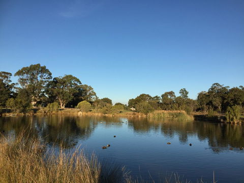 Lakeside Views - Accommodation 4U 18