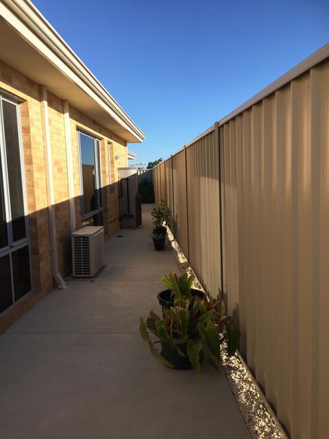 Lakeside Views - Accommodation 4U 11