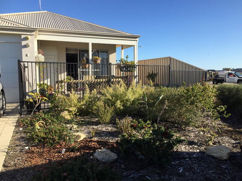 Lakeside Views - Accommodation 4U 9