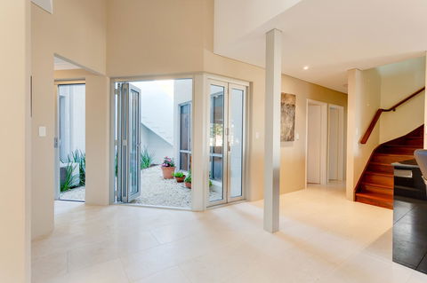 Cottesloe Contemporary Villa - Accommodation 4U 11