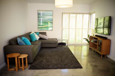 Cottesloe Artist's Beach Retreat - Accommodation 4U 5