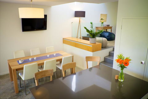 Cottesloe Artist's Beach Retreat - Accommodation 4U 12