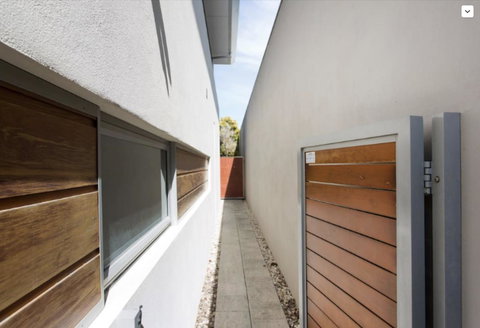 Adele's Luxury South Beach Apartment With King Bed - Accommodation 4U 22