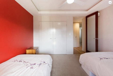 Adele's Luxury South Beach Apartment With King Bed - Accommodation 4U 8