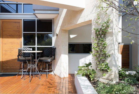 Adele's Luxury South Beach Apartment With King Bed - Accommodation 4U 21