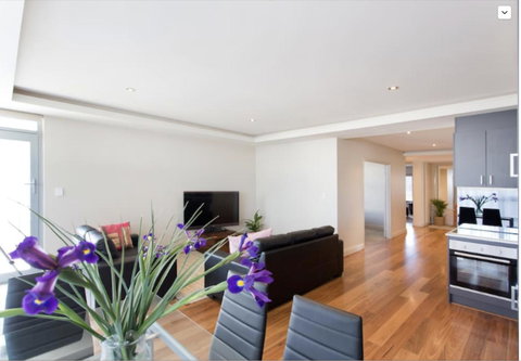 Adele's Luxury South Beach Apartment With King Bed - Accommodation 4U 9