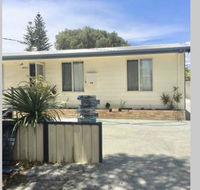 Jbay beach shack - Accommodation 4U