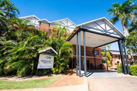 Moonlight Bay Suites - Accommodation 4U 1