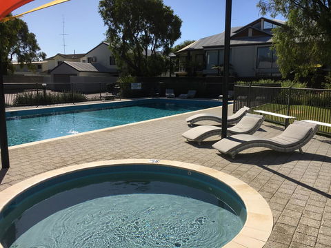 Geographe Bay Apartment - Accommodation 4U 5