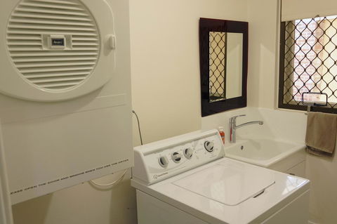 Suffolk House - Accommodation 4U 16