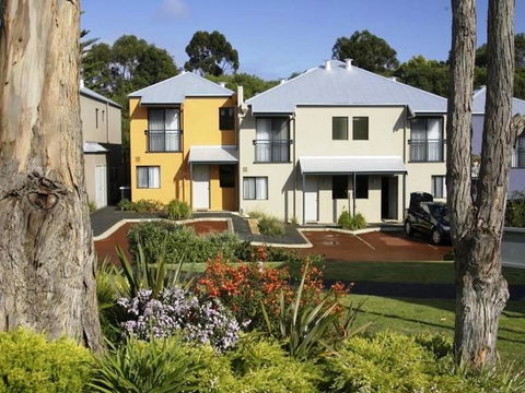 Leeuwin Apartments - Accommodation 4U 5