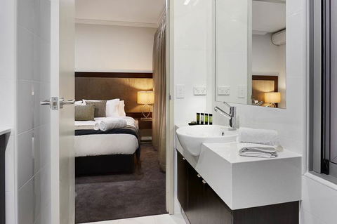 Attika Hotel - Accommodation 4U 4