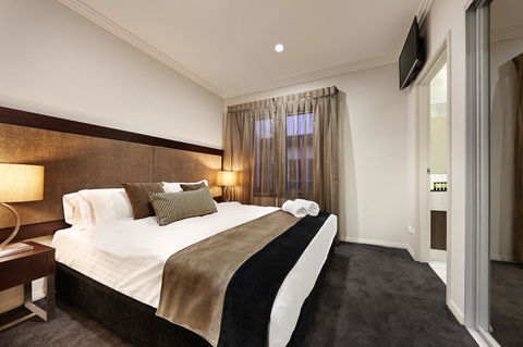 Attika Hotel - Accommodation 4U 5