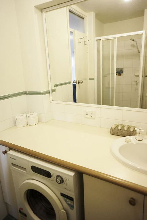 Studio 208 With Ocean Views - Accommodation 4U 15