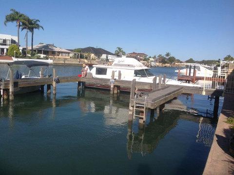 Waterside Canal Dreams - Accommodation 4U 37