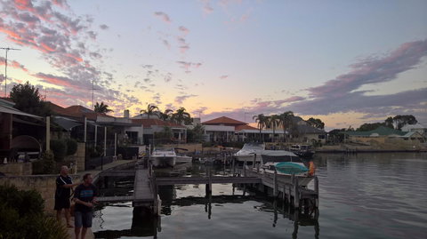 Waterside Canal Dreams - Accommodation 4U 3