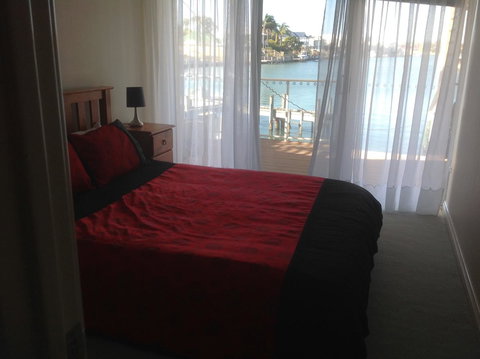 Waterside Canal Dreams - Accommodation 4U 19