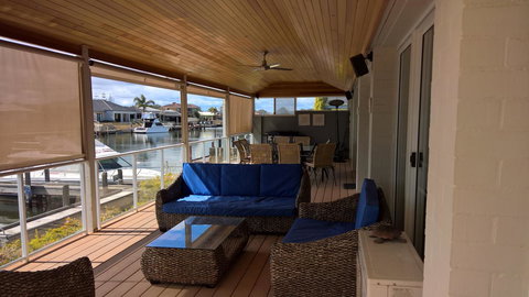 Waterside Canal Dreams - Accommodation 4U 6