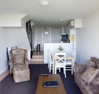 Oceanside 8 - Accommodation 4U