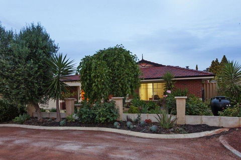 The Entertainer - Accommodation 4U 29