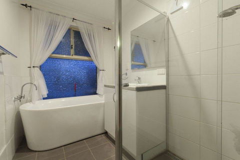 The Entertainer - Accommodation 4U 26