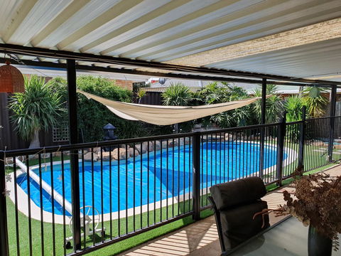 The Entertainer - Accommodation 4U 2